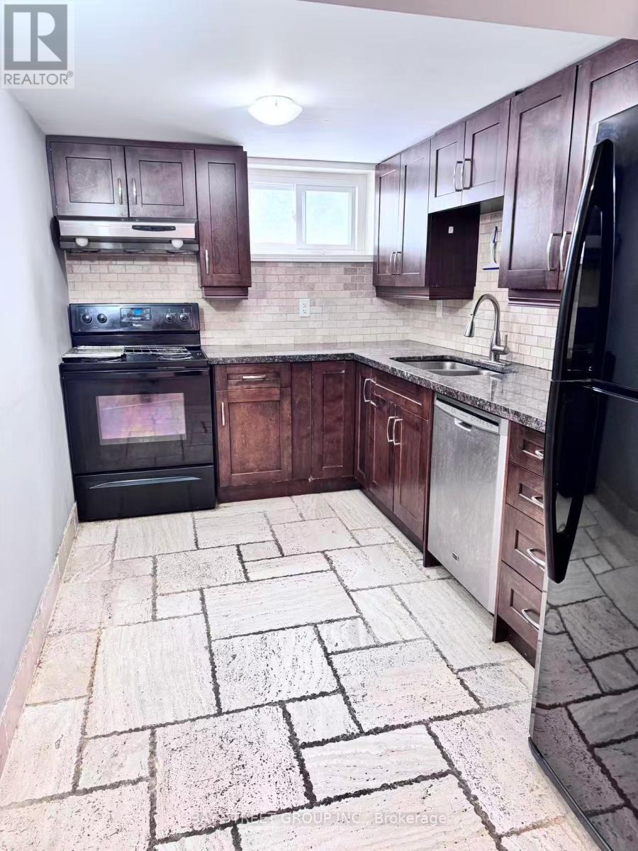 Lower - 2048 Edinburgh Drive, Burlington, Ontario  L7R 2C9 - Photo 21 - W12757800