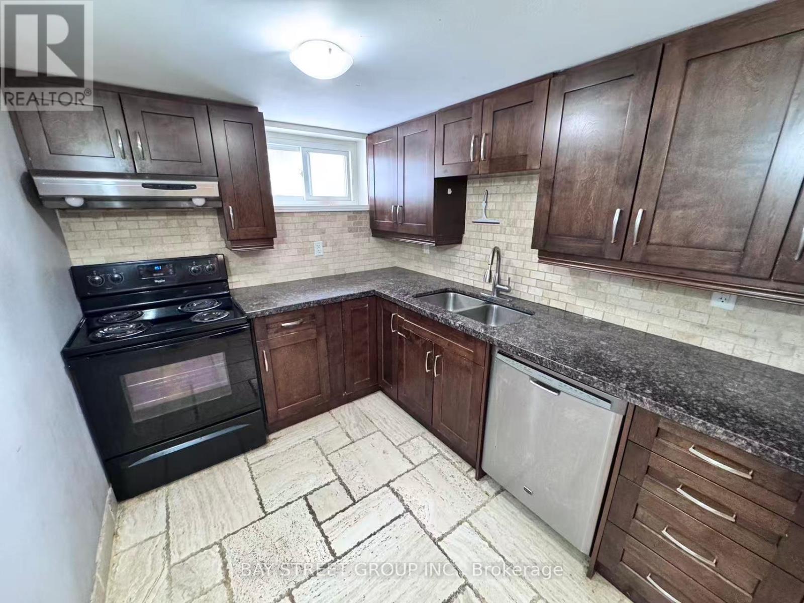 Lower - 2048 Edinburgh Drive, Burlington, Ontario  L7R 2C9 - Photo 19 - W12757800