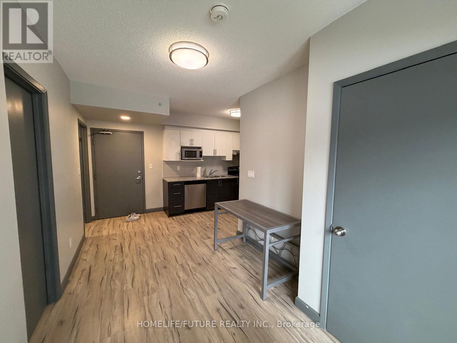 237 - 258b Sunview Street, Waterloo, Ontario  N2L 0H7 - Photo 2 - X12763428