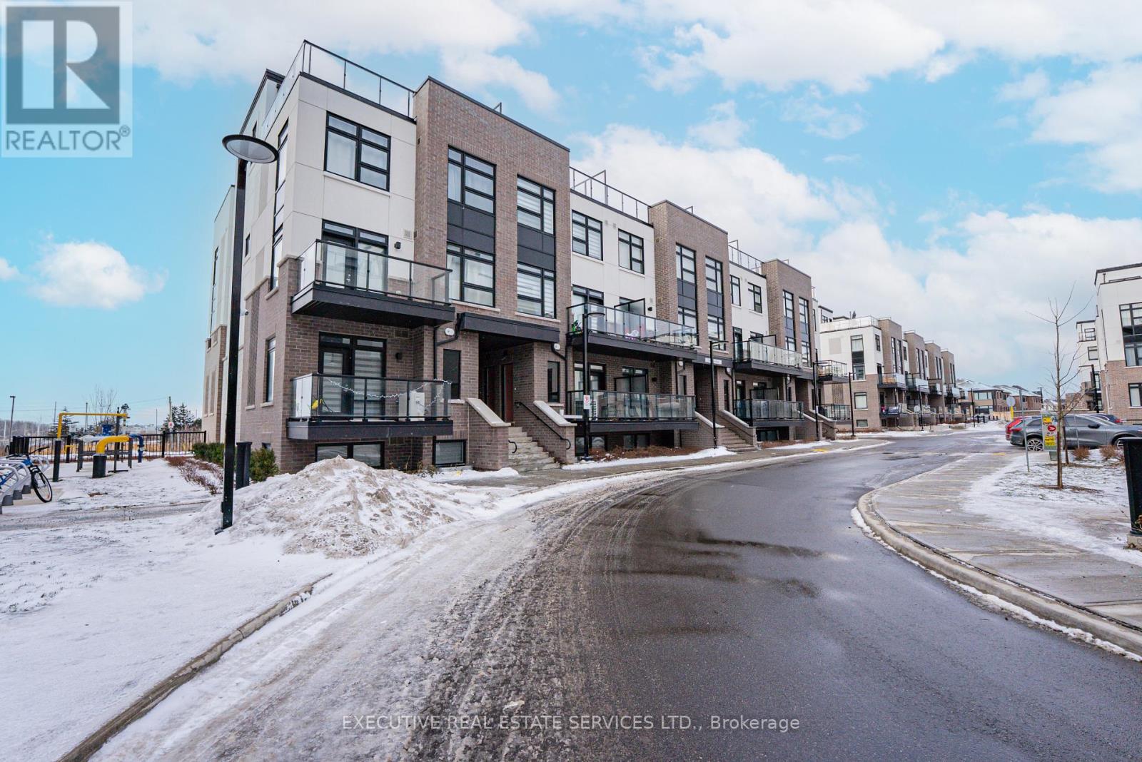 105 - 1589 Rose Way, Milton, Ontario  L9E 0J2 - Photo 9 - W12777534