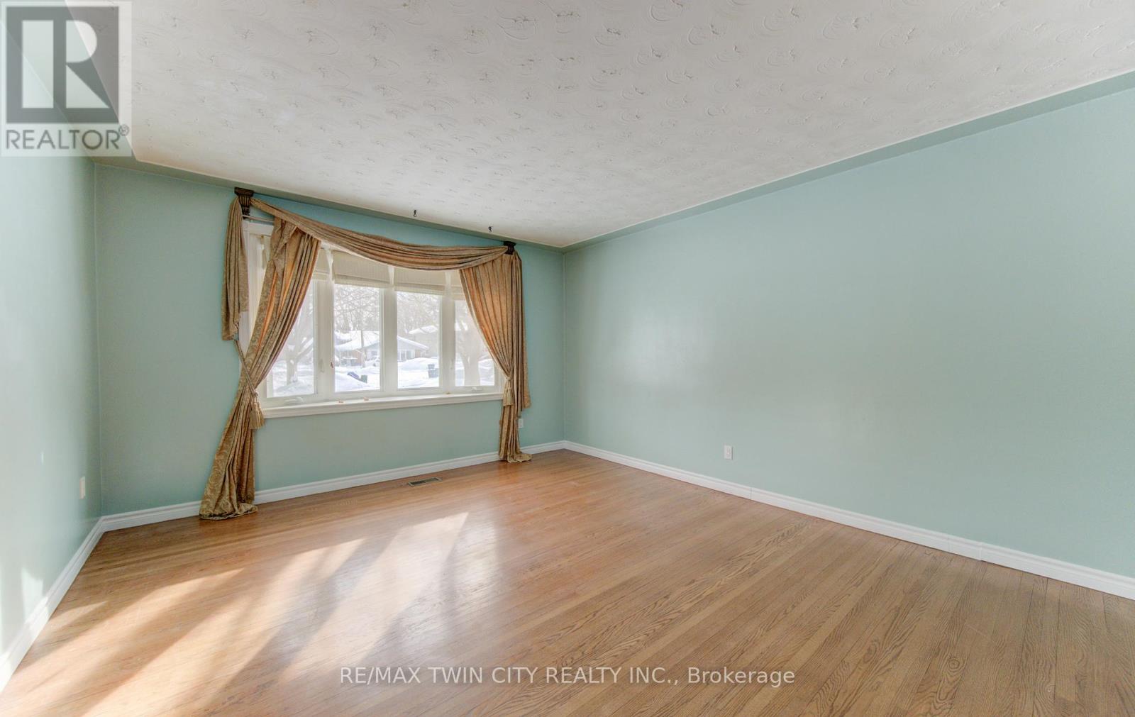 A - 600 Mount Anne Drive, Waterloo, Ontario  N2L 4W3 - Photo 6 - X12777610