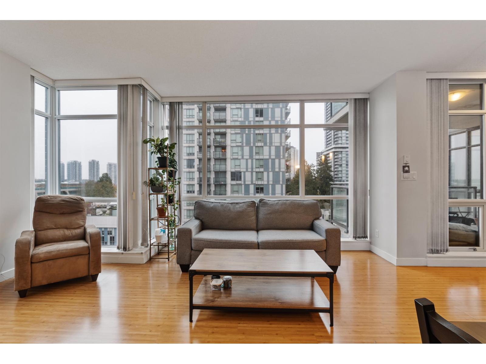 604 13399 104 Avenue, Surrey, British Columbia  V3T 0C9 - Photo 2 - R3071180