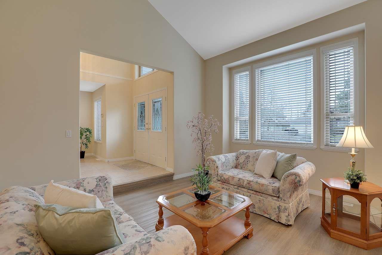 8020 Kestrel Court, Surrey, British Columbia  V3W 0V1 - Photo 3 - R3086831