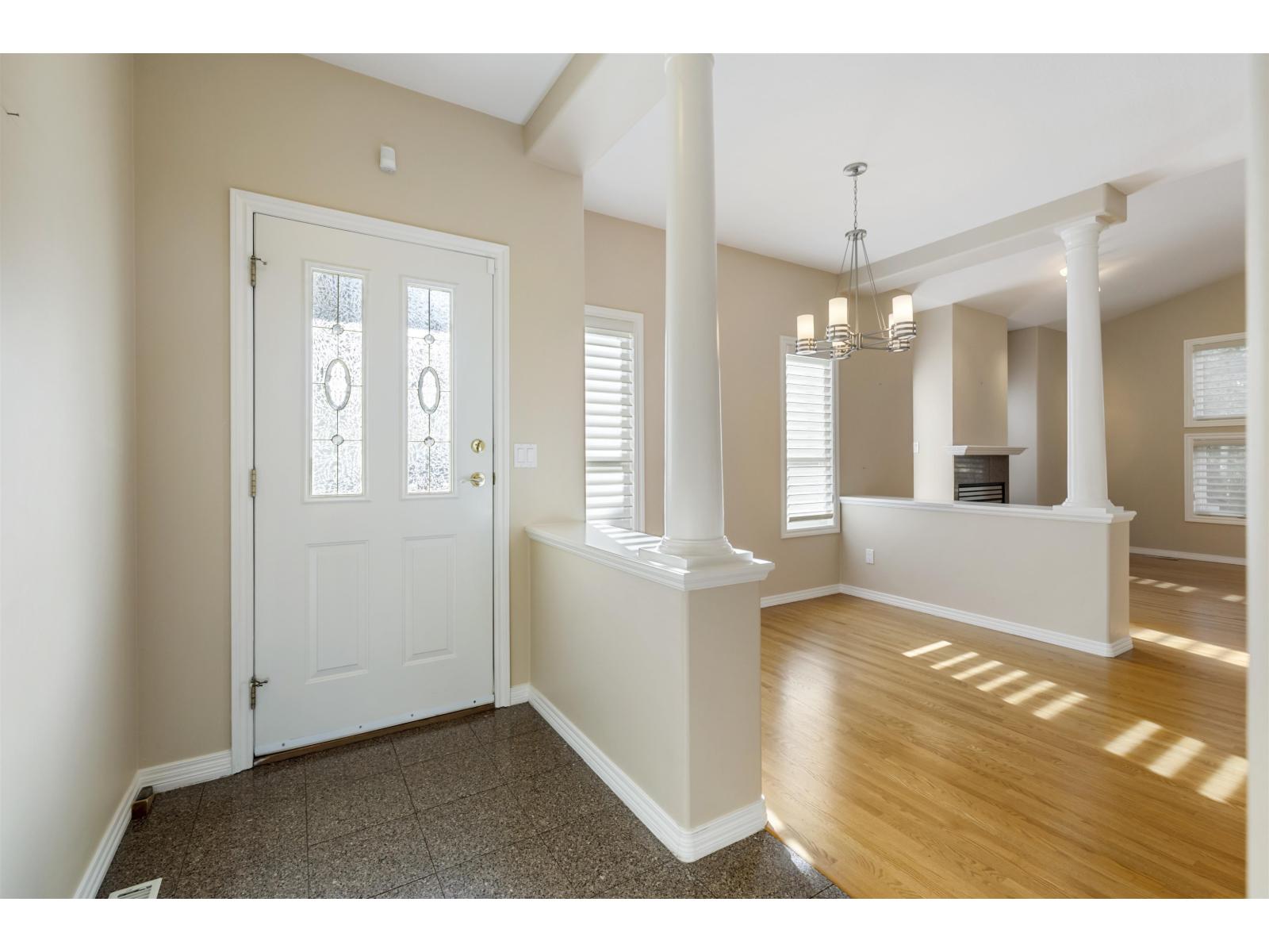 1 13911 16 Avenue, Surrey, British Columbia  V4A 1P8 - Photo 2 - R3088361