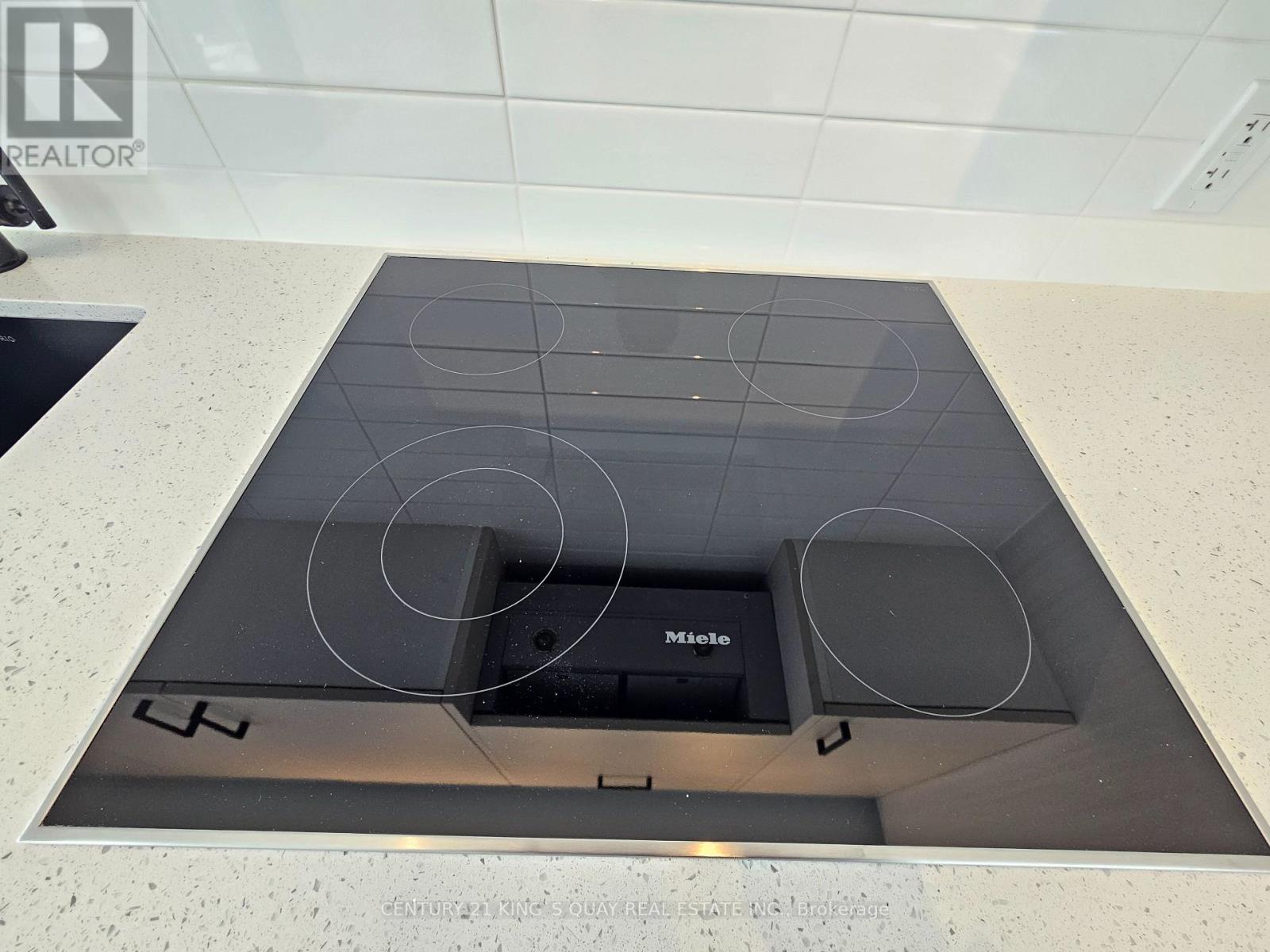 917 - 1 Quarrington Lane, Toronto, Ontario  M3C 0S4 - Photo 8 - C12777480