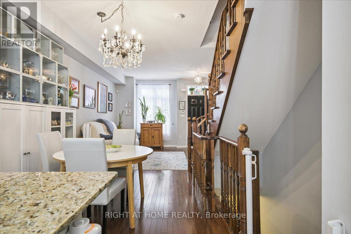 Th 2 - 101 The Queensway Avenue S, Toronto, Ontario  M8Z 0H1 - Photo 14 - W12777274