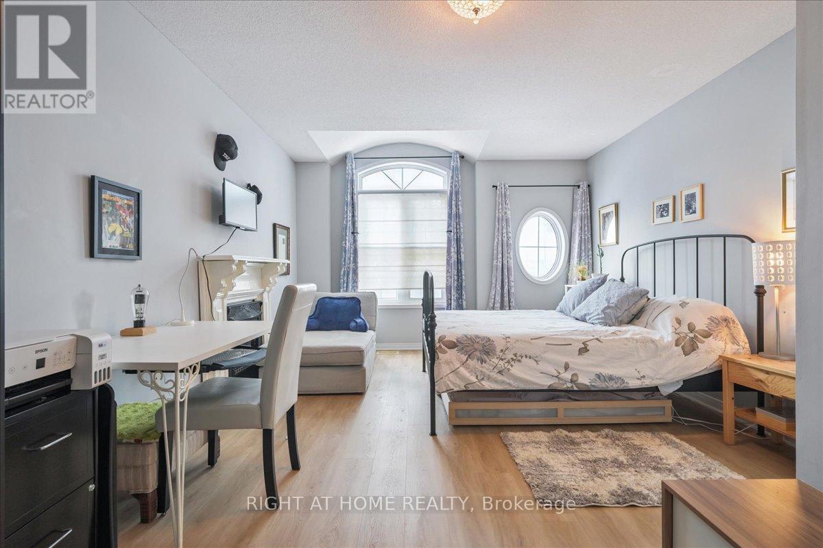 Th 2 - 101 The Queensway Avenue S, Toronto, Ontario  M8Z 0H1 - Photo 20 - W12777274