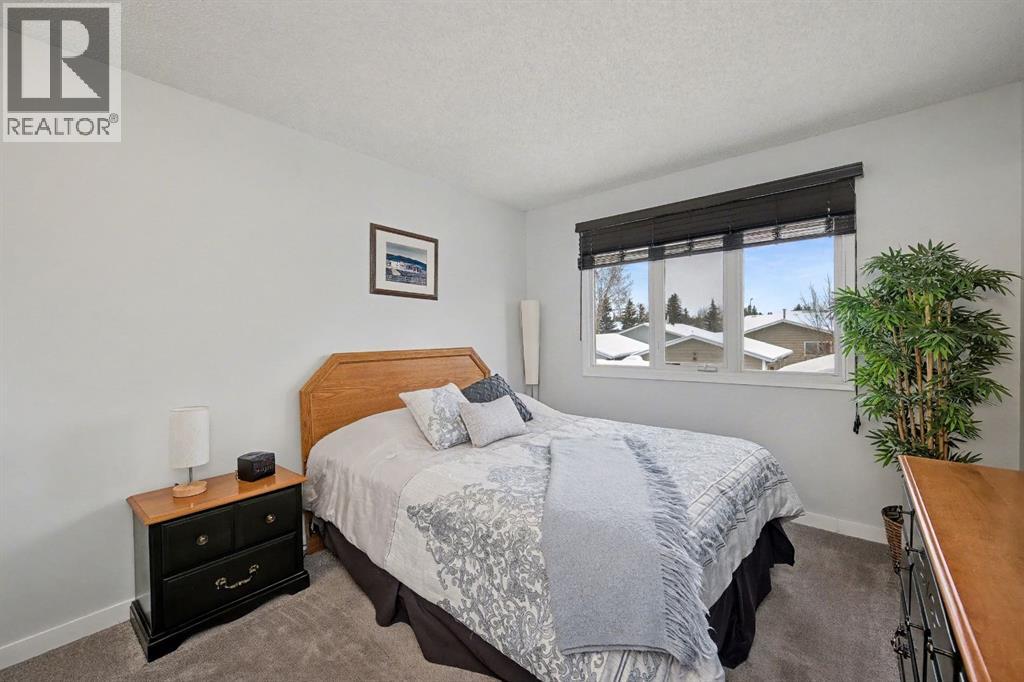 34 Woodglen Crescent Sw, Calgary, Alberta  T2W 4Y8 - Photo 13 - A2281090