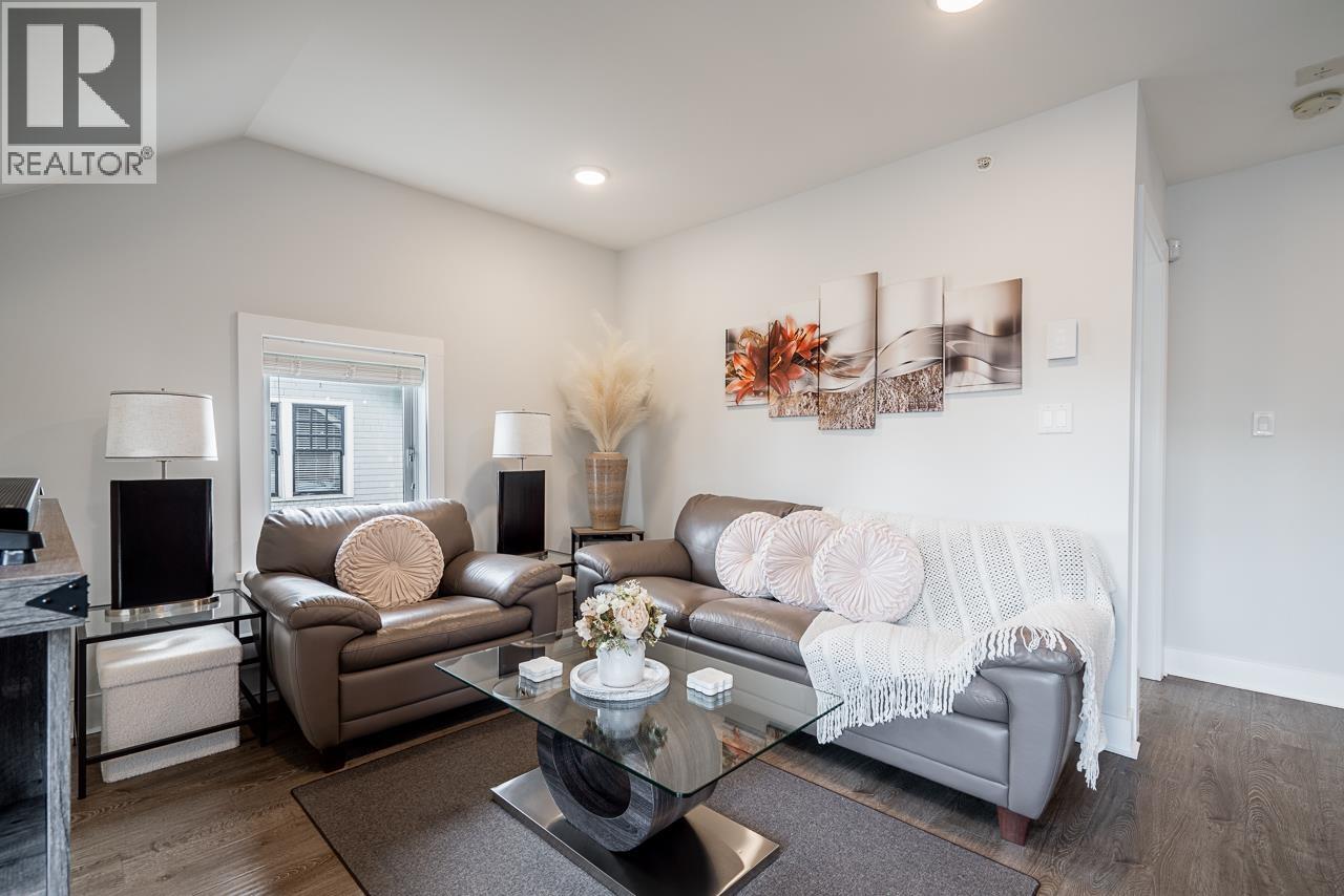 406 Eighth Street, New Westminster, British Columbia  V3M 0K1 - Photo 5 - R3085487