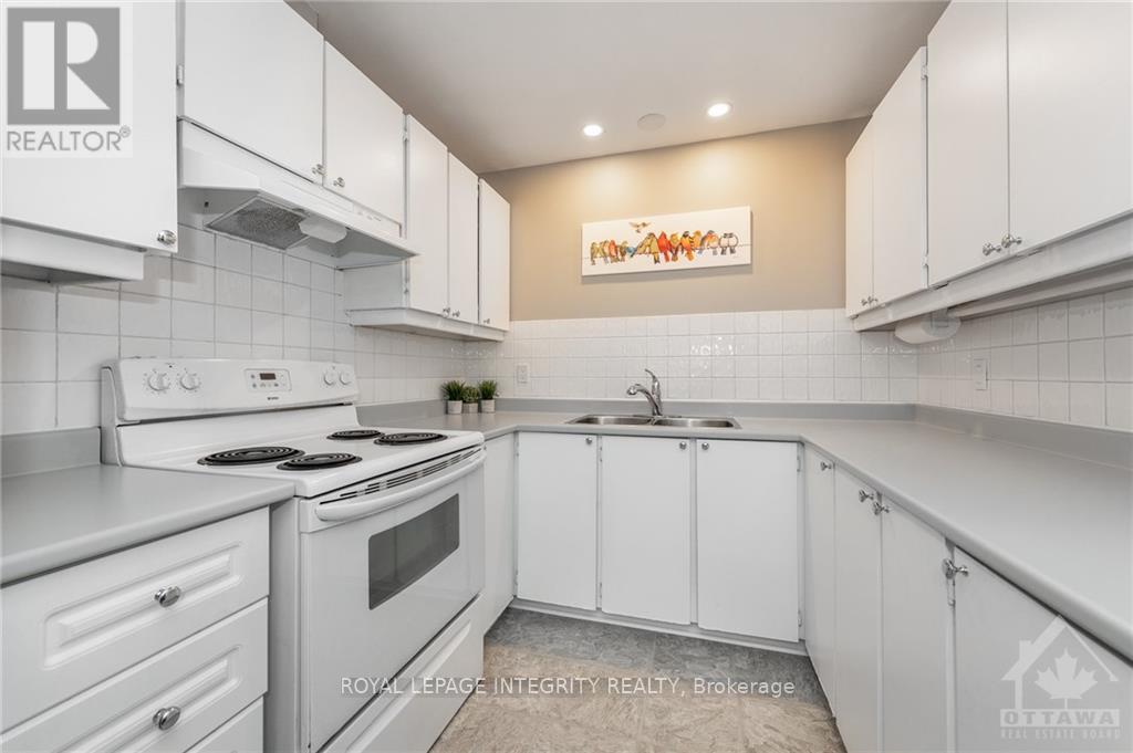 170 Salter Crescent, Ottawa, Ontario  K2K 1Y9 - Photo 10 - X12777630
