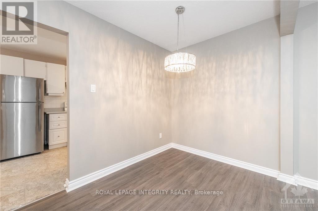 170 Salter Crescent, Ottawa, Ontario  K2K 1Y9 - Photo 6 - X12777630