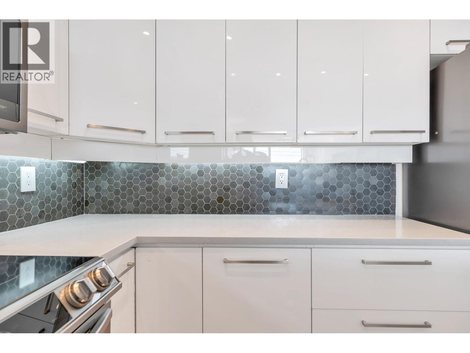 406 305 Lonsdale Avenue, North Vancouver, British Columbia  V7M 2G3 - Photo 19 - R3088731