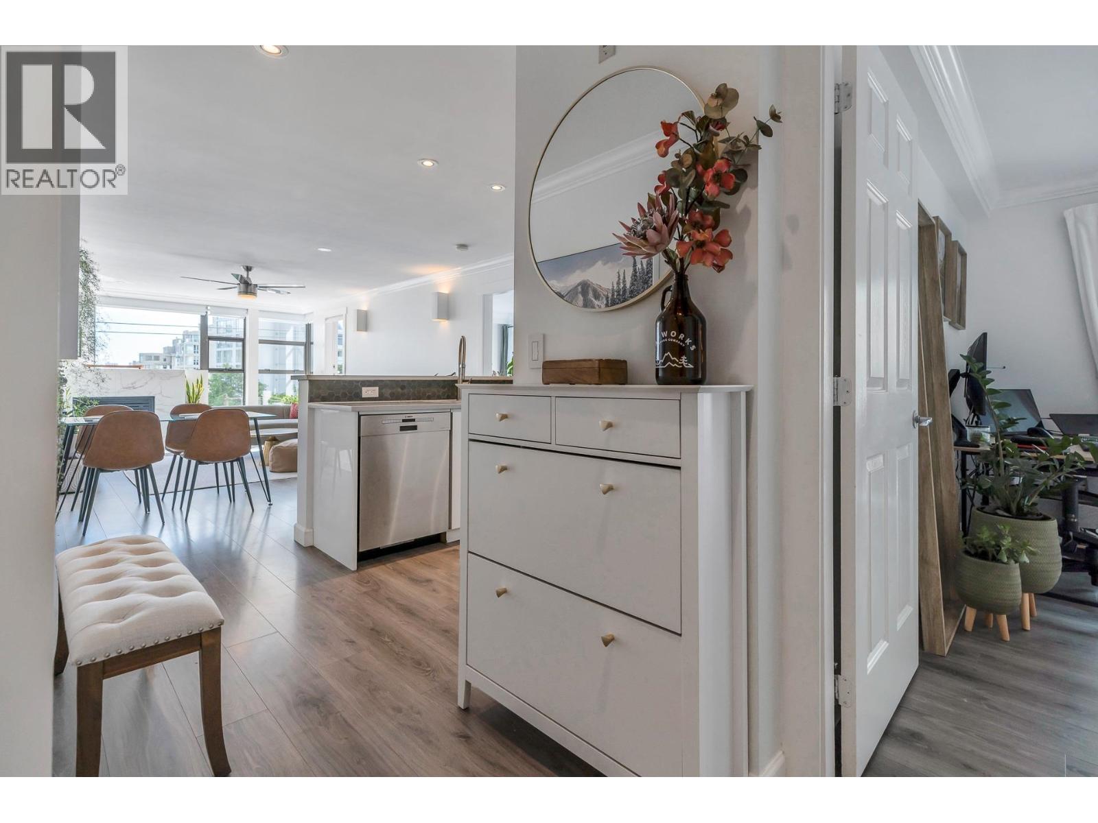 406 305 Lonsdale Avenue, North Vancouver, British Columbia  V7M 2G3 - Photo 2 - R3088731