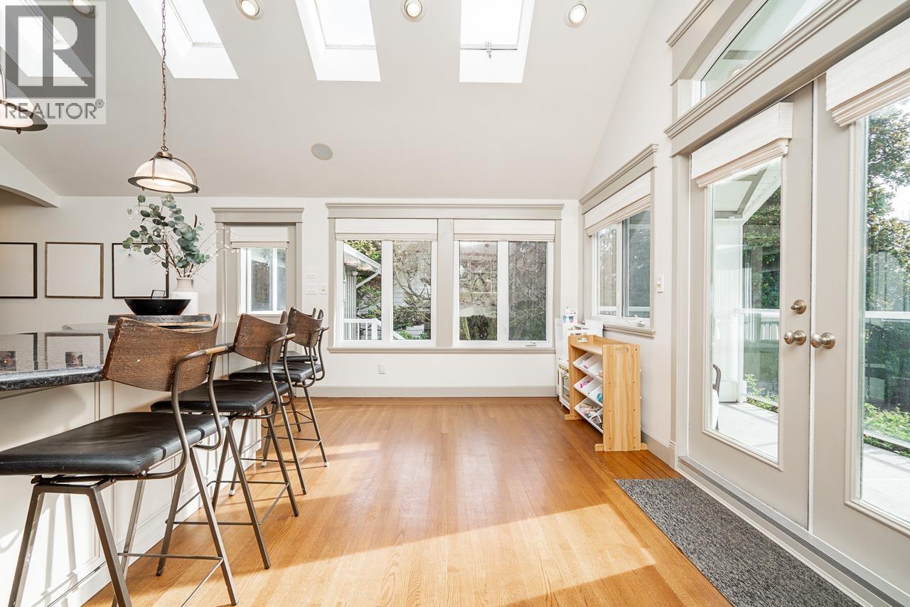 7742 Jensen Place, Burnaby, British Columbia  V5A 2A8 - Photo 11 - R3088705