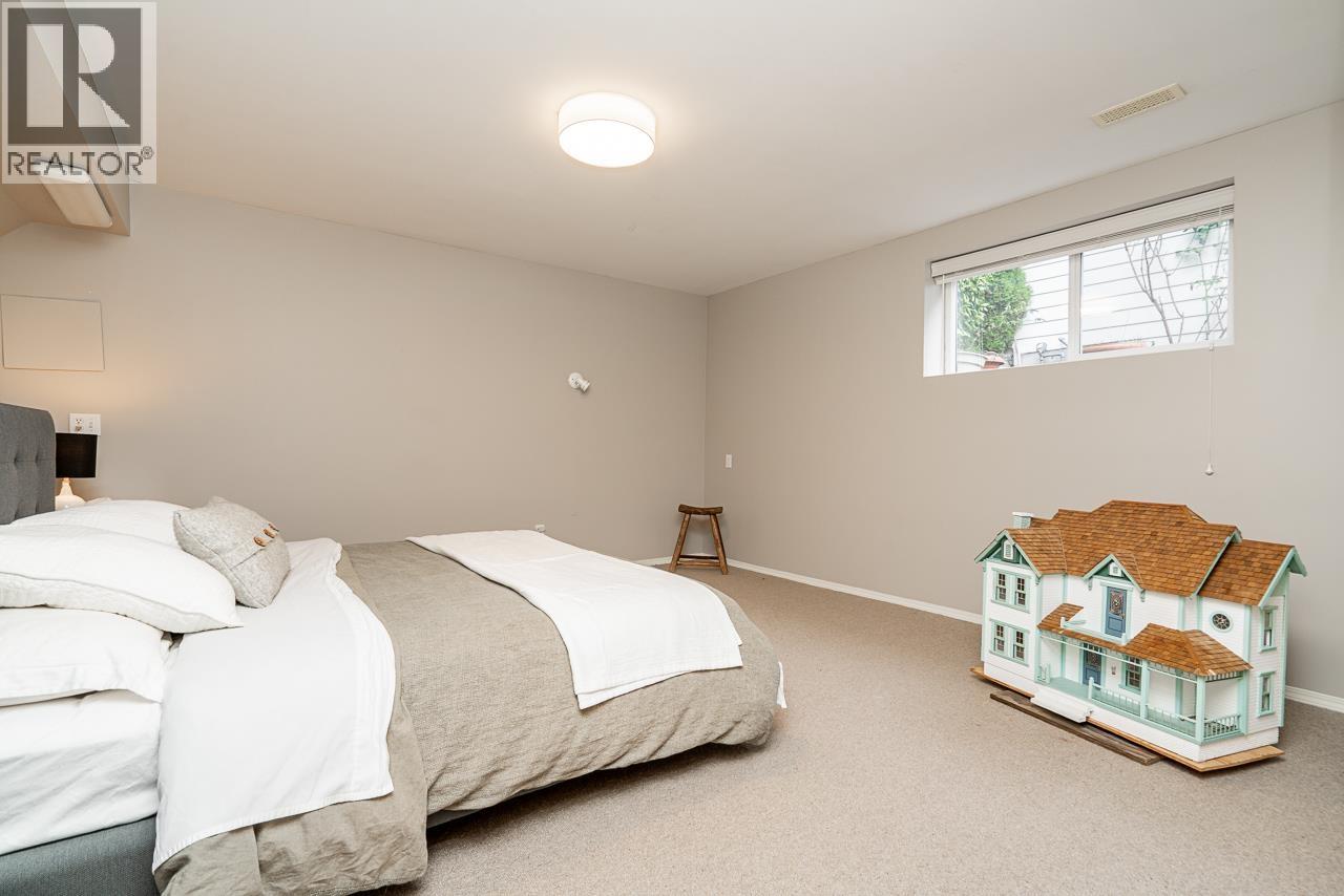 7742 Jensen Place, Burnaby, British Columbia  V5A 2A8 - Photo 26 - R3088705