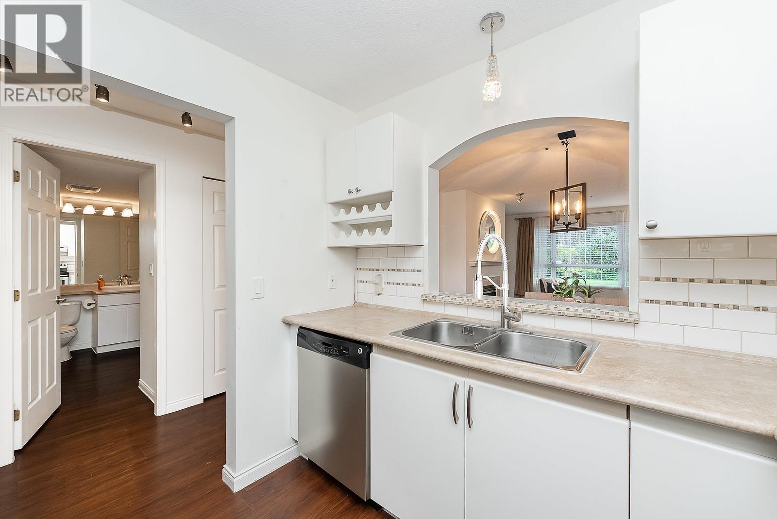 101 2975 Princess Crescent, Coquitlam, British Columbia  V3B 7N3 - Photo 9 - R3088299