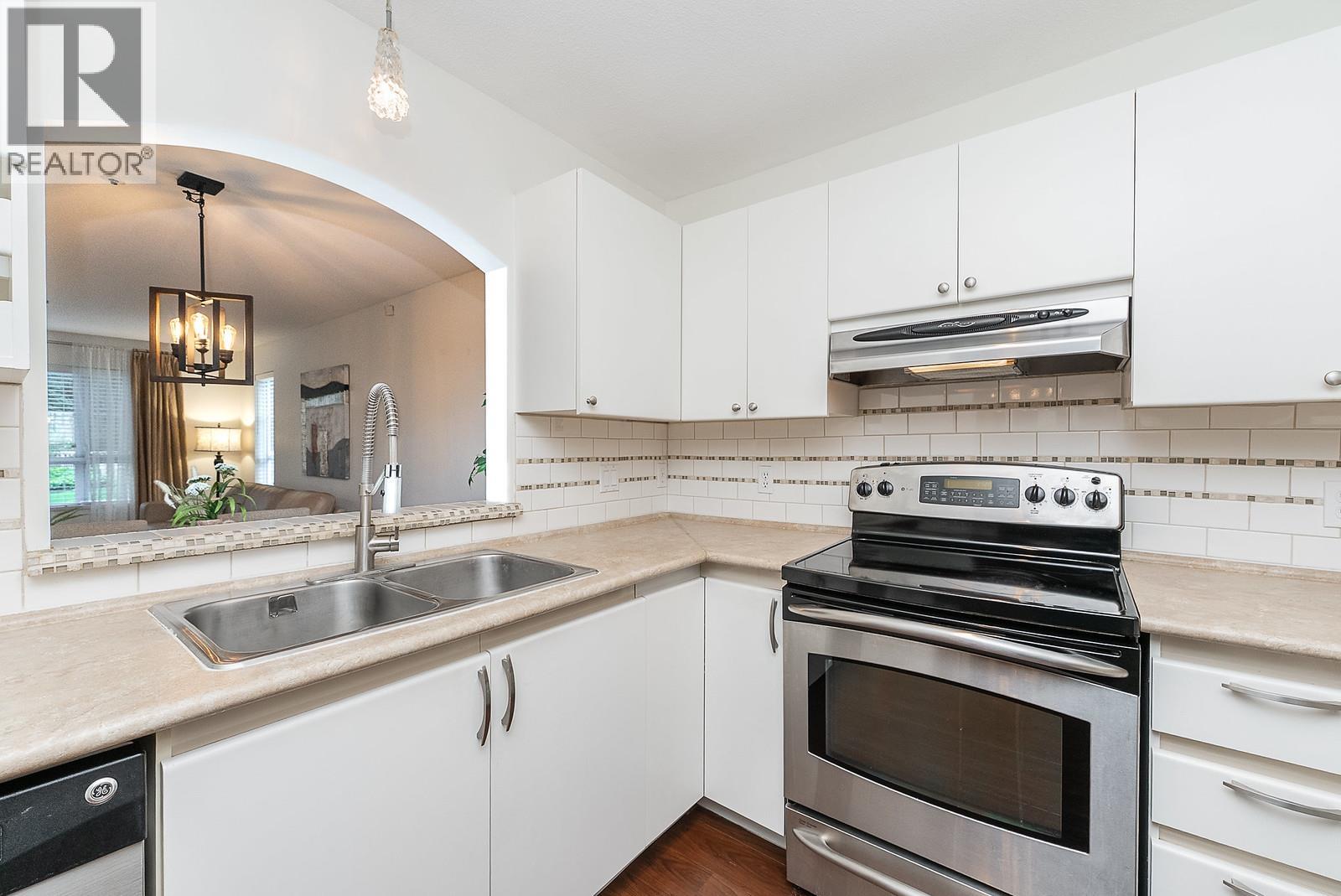 101 2975 Princess Crescent, Coquitlam, British Columbia  V3B 7N3 - Photo 8 - R3088299