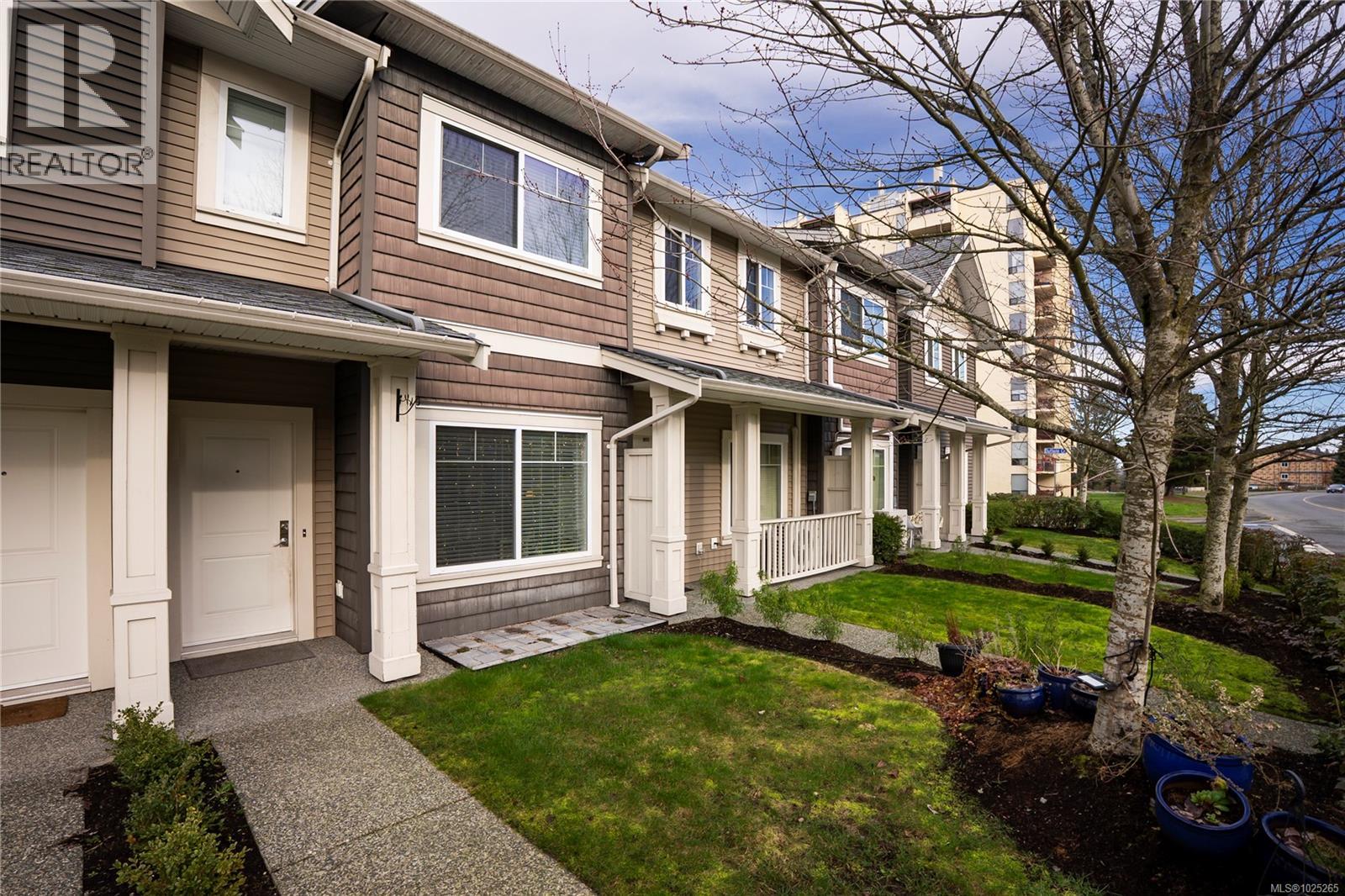 204 1675 Crescent View Dr, Nanaimo, British Columbia  V9S 0A8 - Photo 1 - 1025265