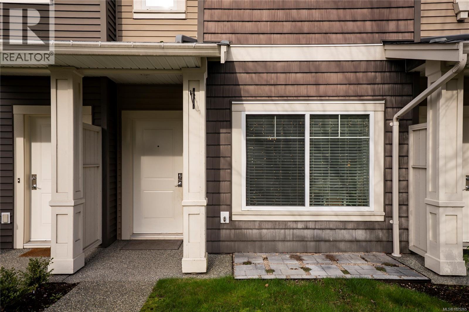 204 1675 Crescent View Dr, Nanaimo, British Columbia  V9S 0A8 - Photo 2 - 1025265