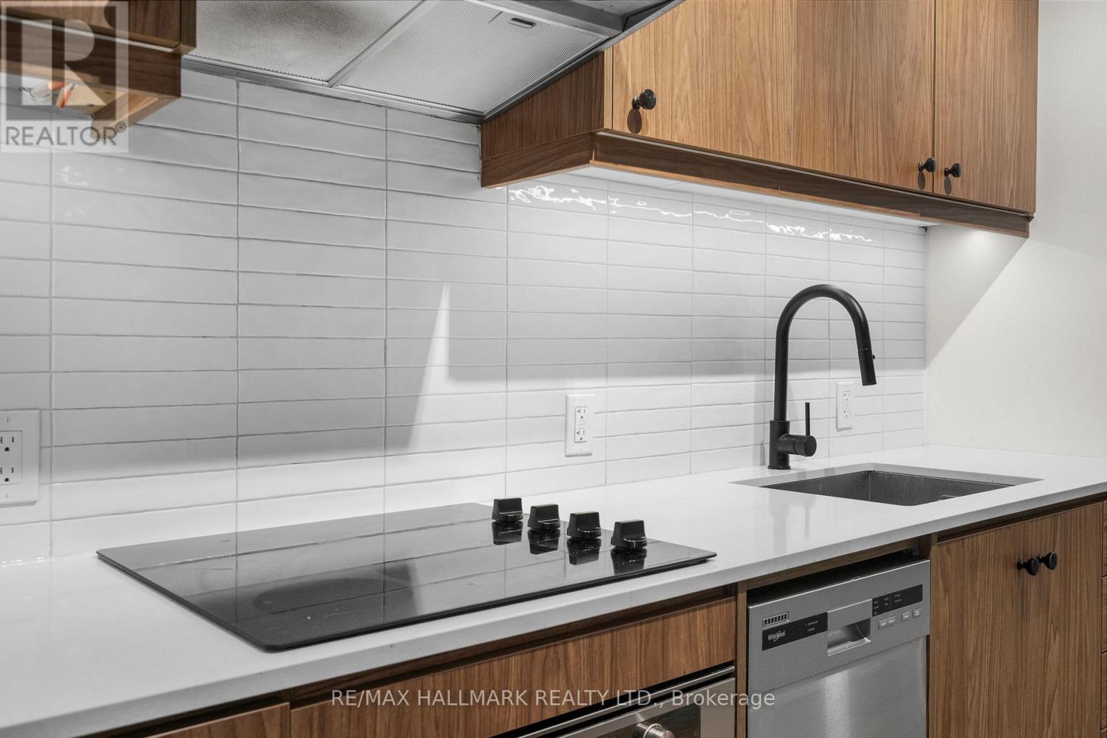 207 - 9 Tecumseth Street, Toronto, Ontario  M5V 0S5 - Photo 7 - C12777614