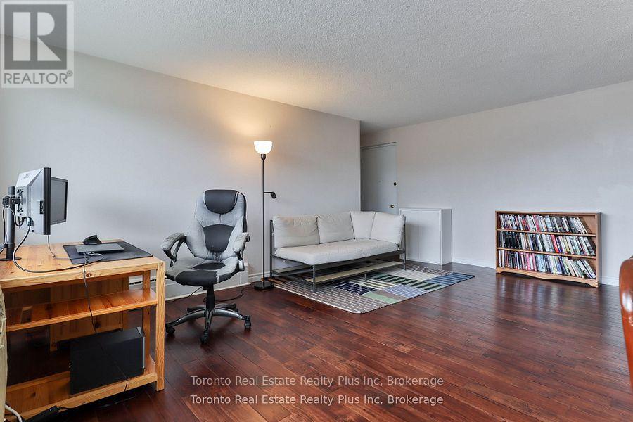 303 - 55 Neptune Drive, Toronto, Ontario  M6A 1X2 - Photo 10 - C12777640