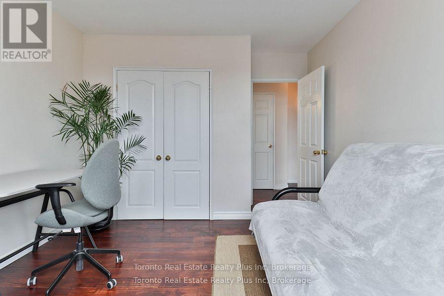 303 - 55 Neptune Drive, Toronto, Ontario  M6A 1X2 - Photo 23 - C12777640