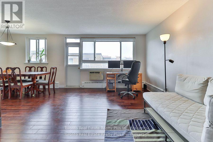 303 - 55 Neptune Drive, Toronto, Ontario  M6A 1X2 - Photo 8 - C12777640