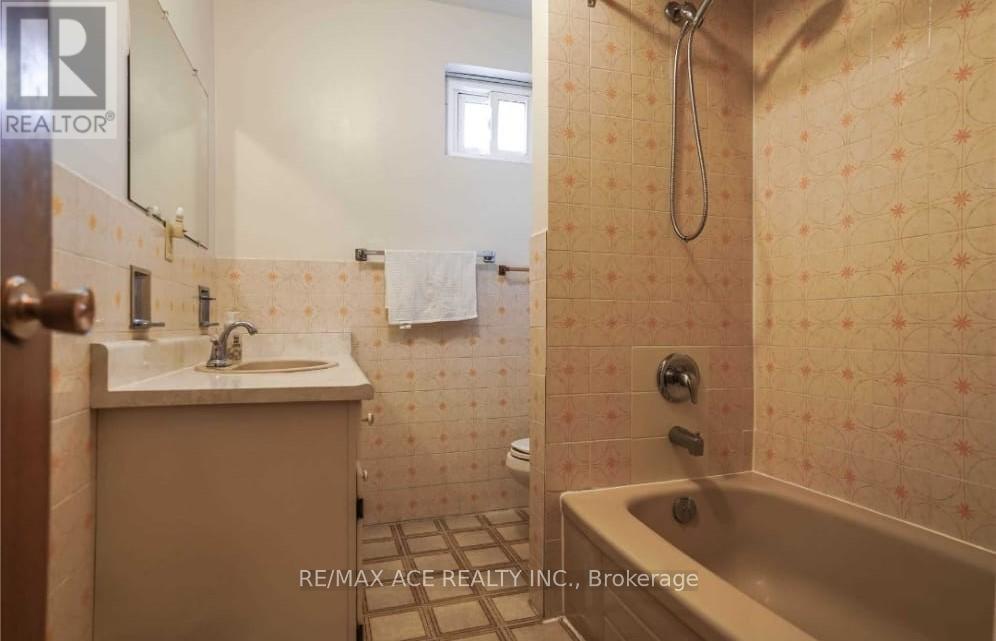 17a South Woodrow Boulevard, Toronto (Birchcliffe-Cliffside), Ontario  M1N 3L5 - Photo 11 - E12777650