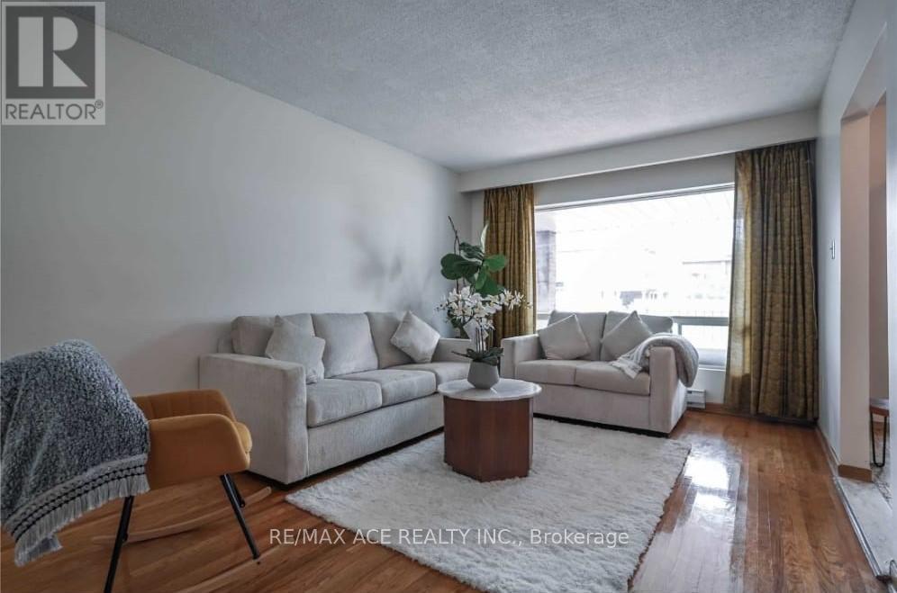 17a South Woodrow Boulevard, Toronto (Birchcliffe-Cliffside), Ontario  M1N 3L5 - Photo 3 - E12777650