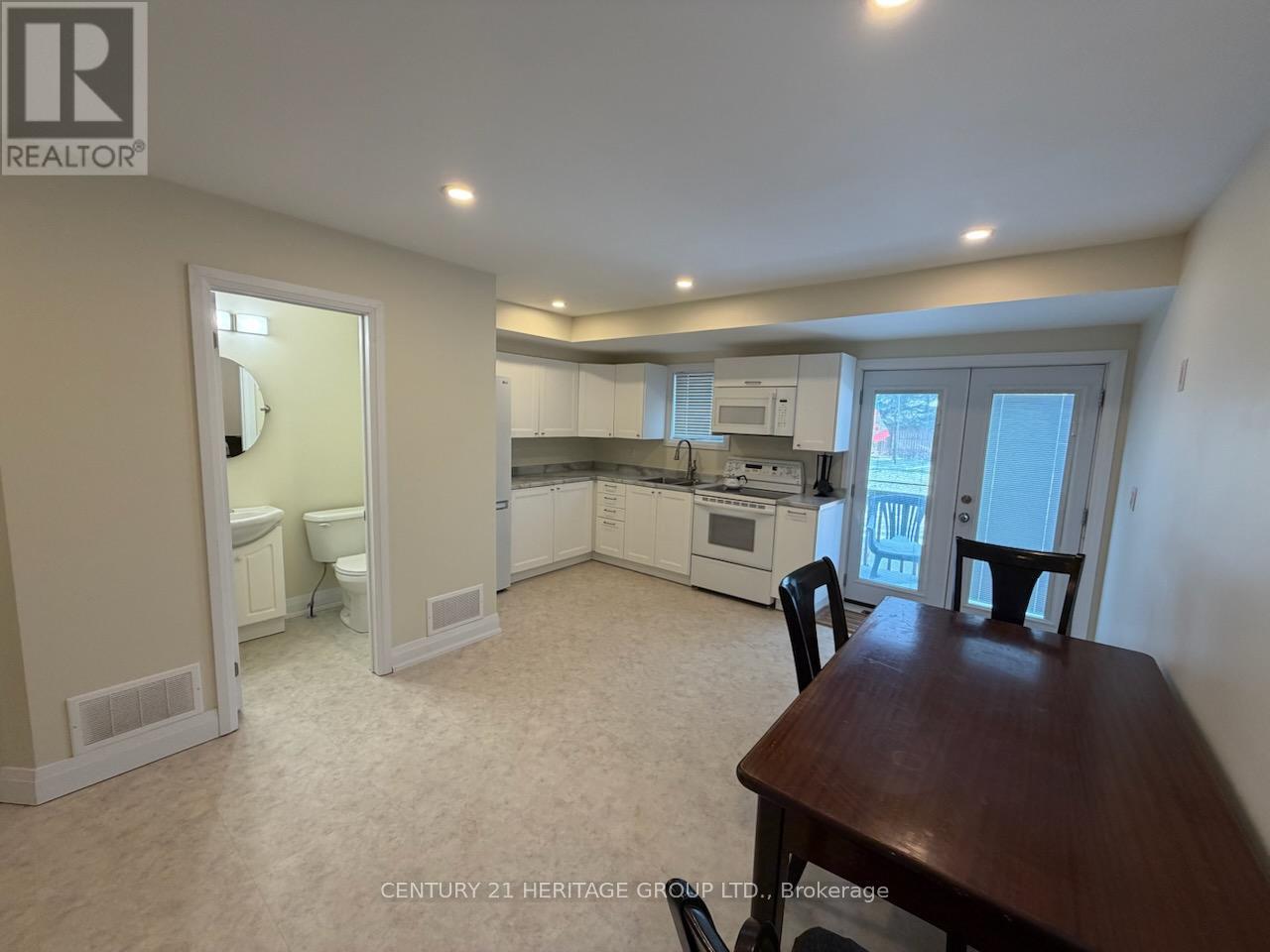 2286b Somers Boulevard, Innisfil, Ontario  L9S 2E6 - Photo 10 - N12777642