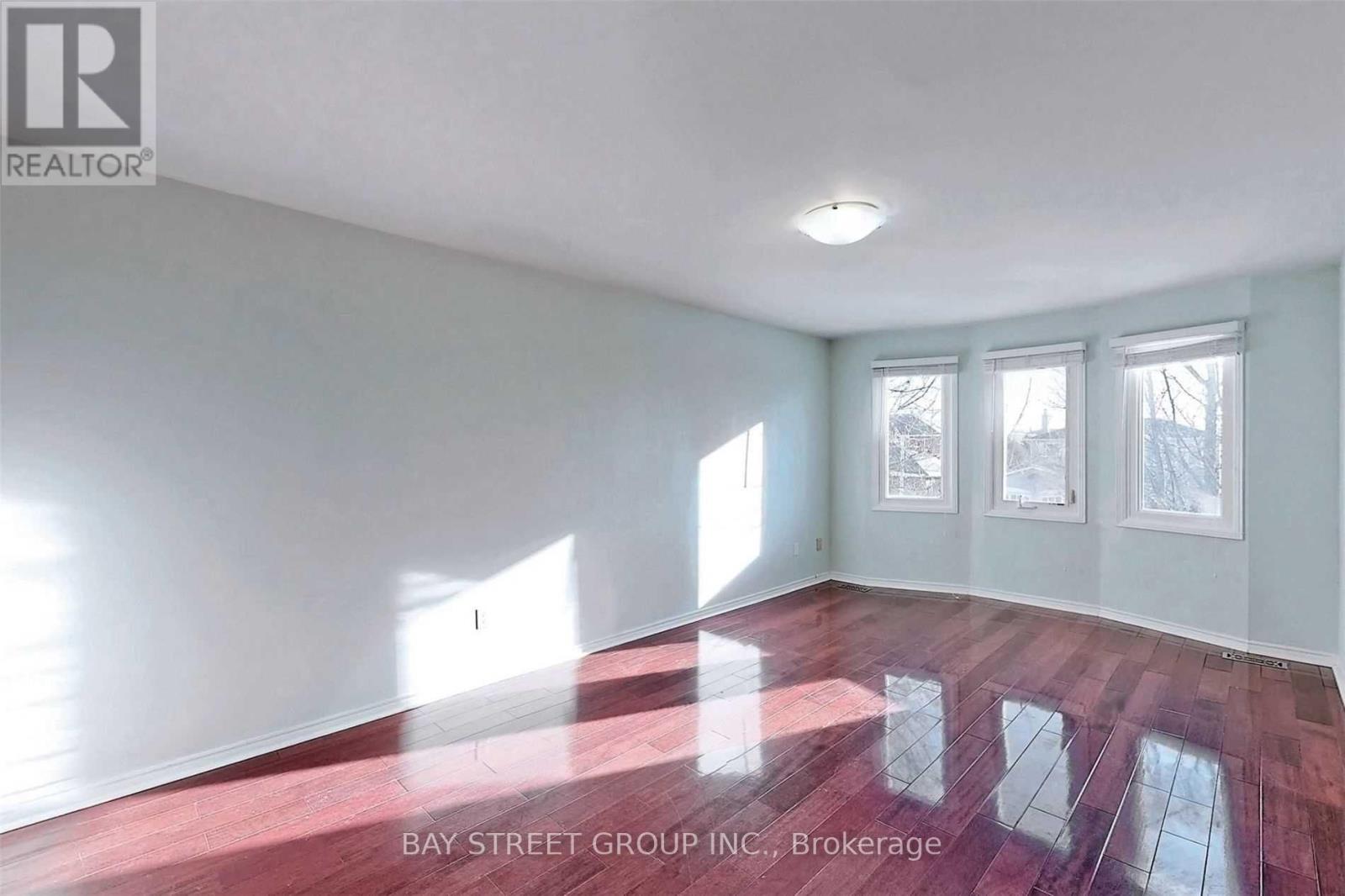 189 Martindale Avenue, Oakville, Ontario  L6H 4H2 - Photo 13 - W12777612