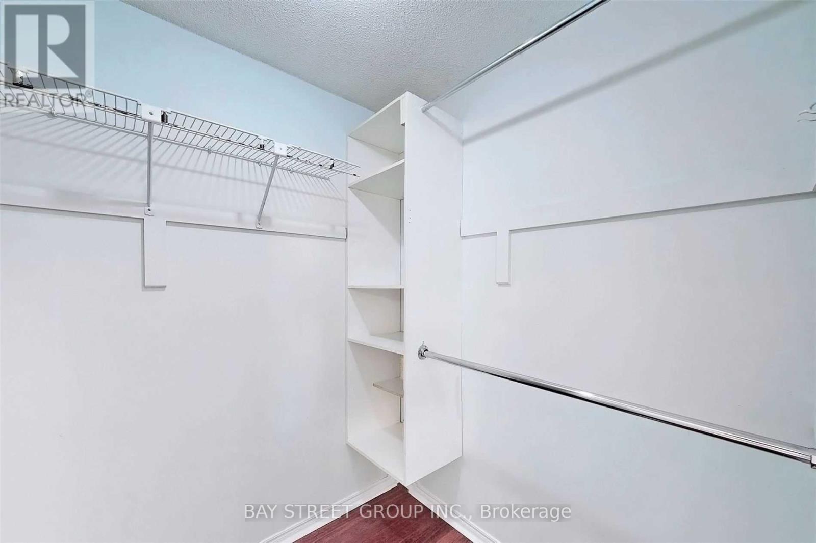 189 Martindale Avenue, Oakville, Ontario  L6H 4H2 - Photo 14 - W12777612