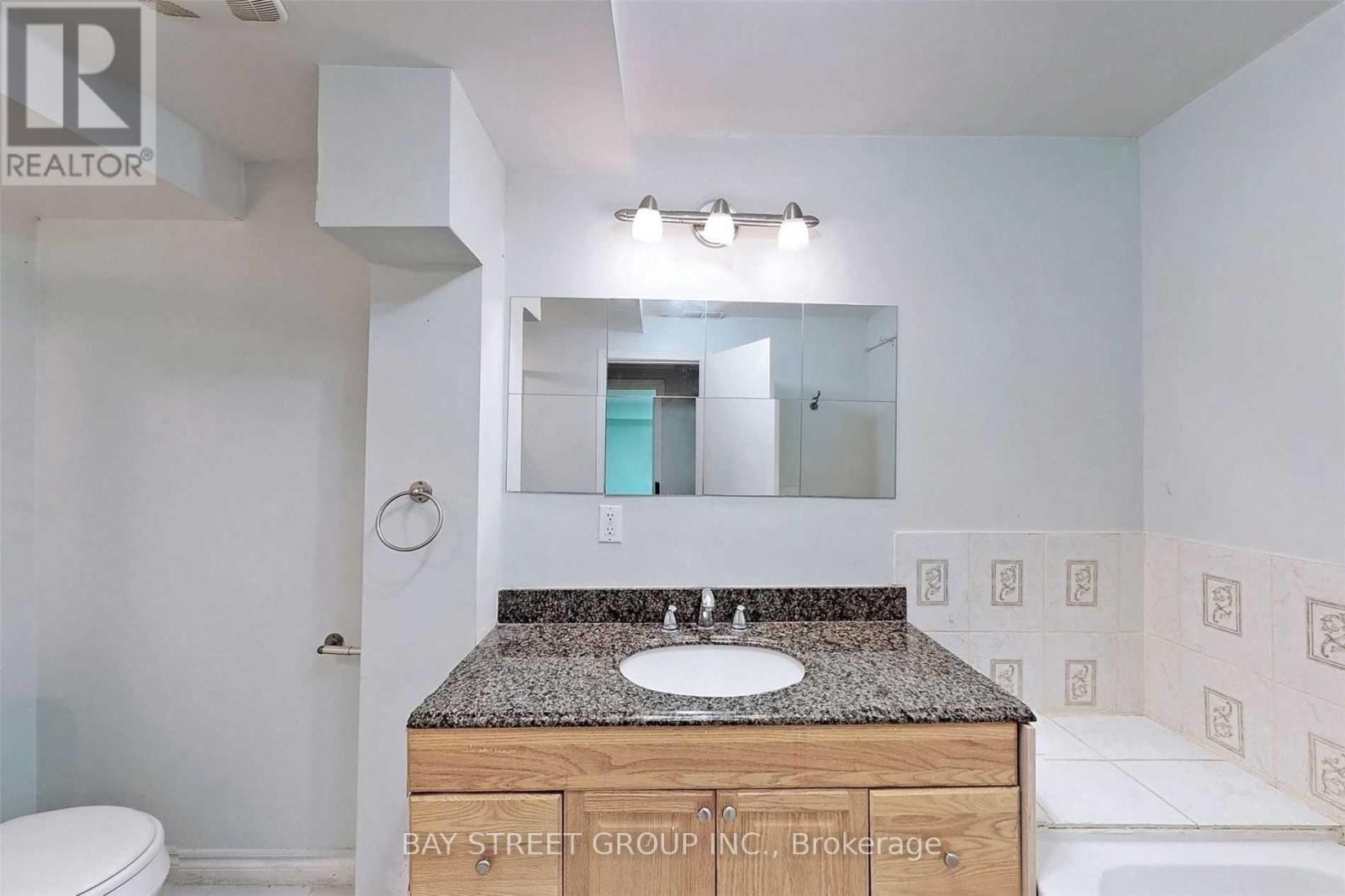 189 Martindale Avenue, Oakville, Ontario  L6H 4H2 - Photo 30 - W12777612