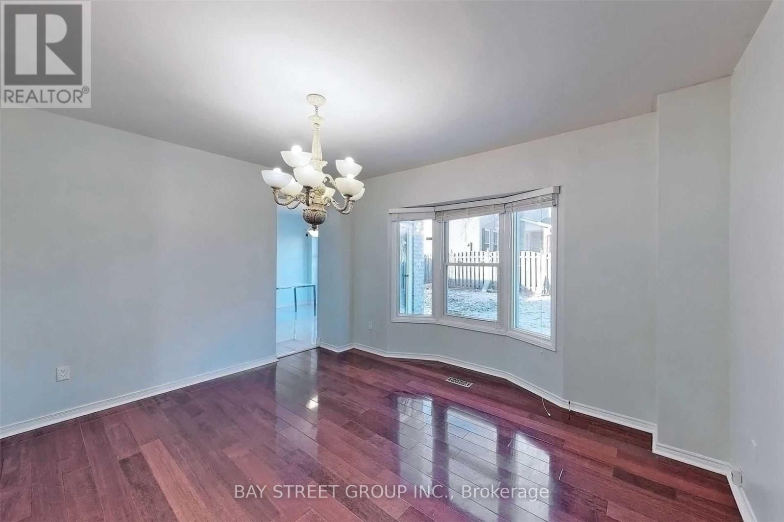 189 Martindale Avenue, Oakville, Ontario  L6H 4H2 - Photo 6 - W12777612