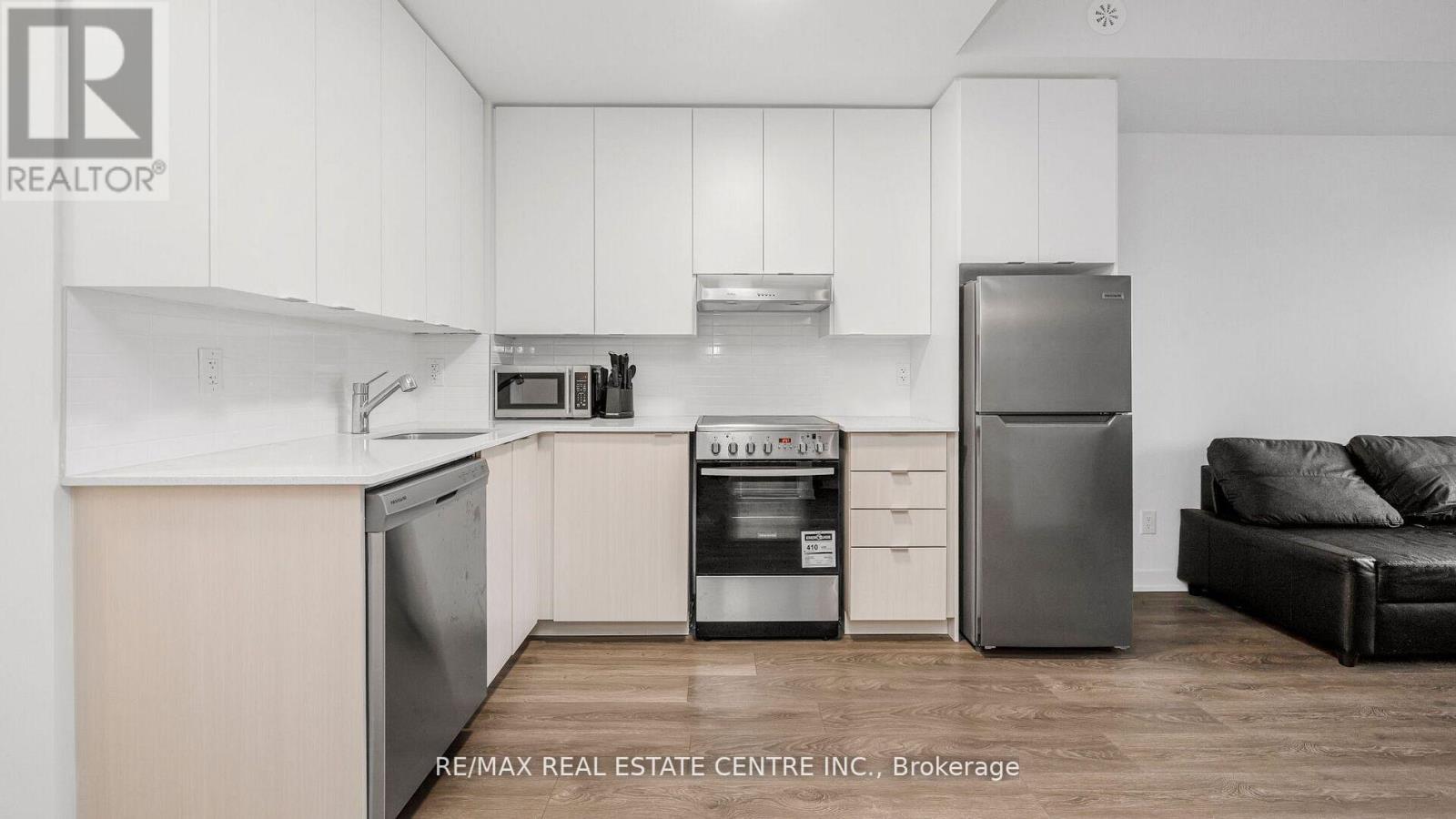 602 - 160 Canon Jackson Drive, Toronto, Ontario  M6M 0B6 - Photo 11 - W12777628