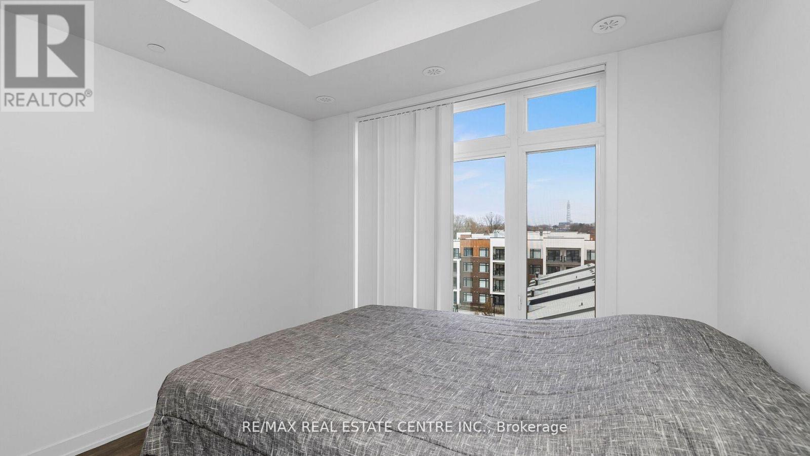 602 - 160 Canon Jackson Drive, Toronto, Ontario  M6M 0B6 - Photo 17 - W12777628