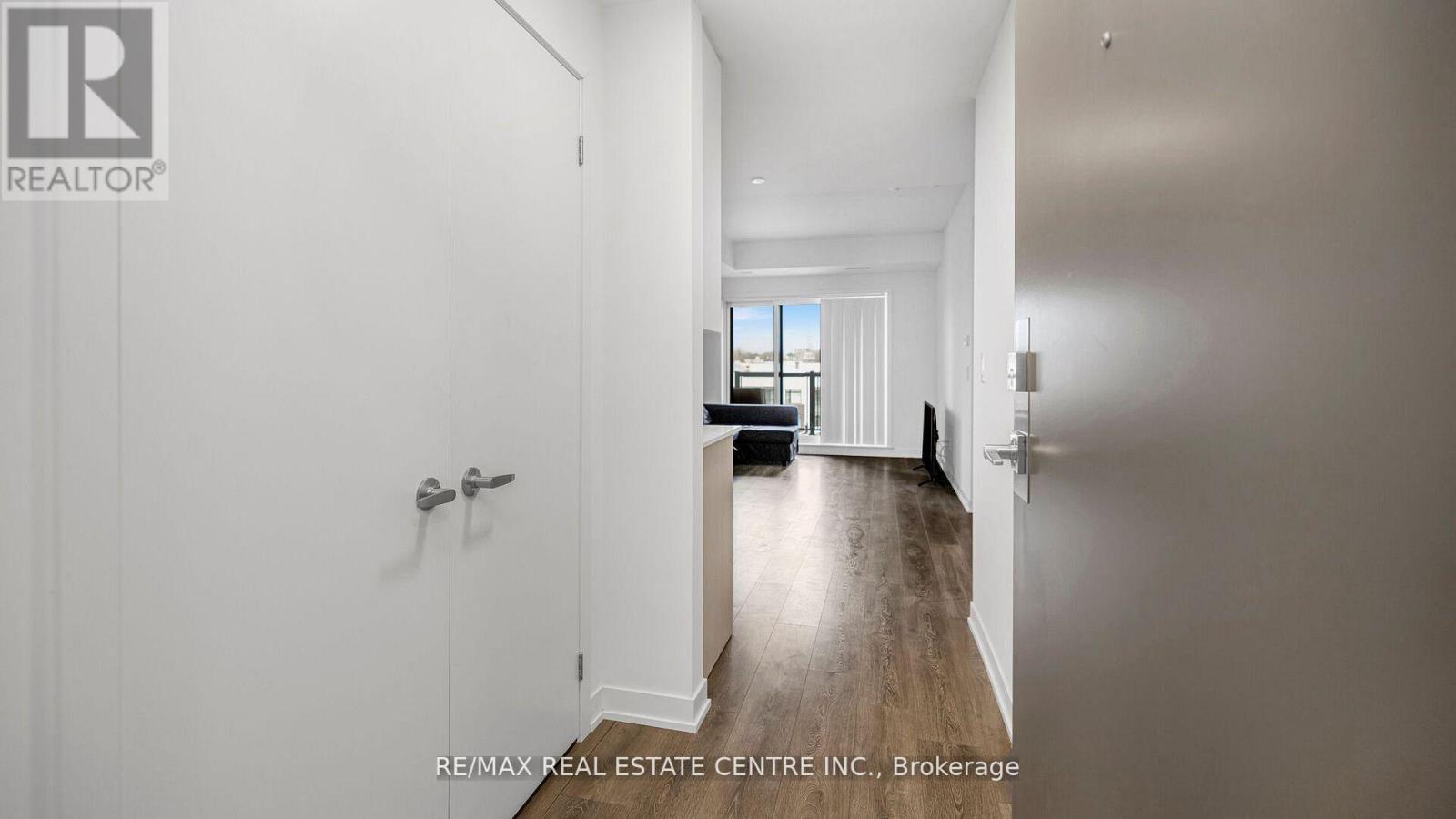 602 - 160 Canon Jackson Drive, Toronto, Ontario  M6M 0B6 - Photo 8 - W12777628