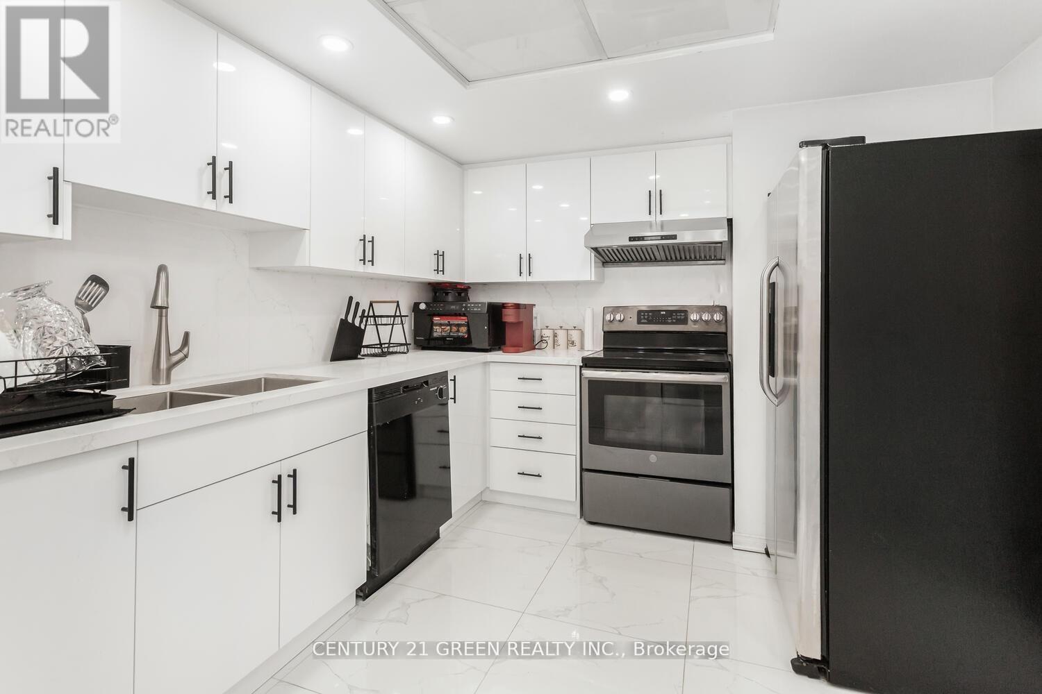 1004 - 6 Humberline Drive, Toronto, Ontario  M9W 6X8 - Photo 25 - W12777636