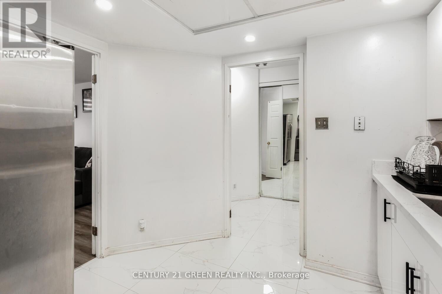 1004 - 6 Humberline Drive, Toronto, Ontario  M9W 6X8 - Photo 29 - W12777636