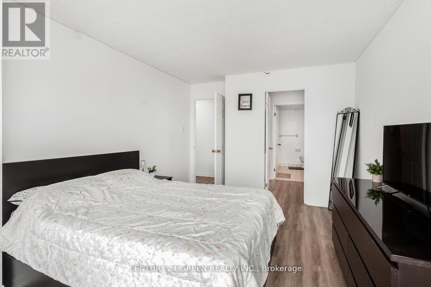 1004 - 6 Humberline Drive, Toronto, Ontario  M9W 6X8 - Photo 32 - W12777636