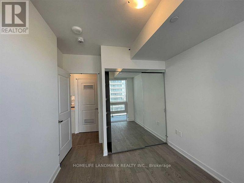 501 - 4675 Metcalfe Avenue, Mississauga, Ontario  L5M 0Z8 - Photo 3 - W12777644