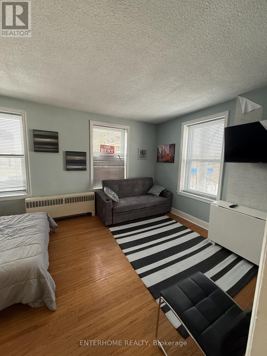 4 - 51 Queen Street East Street S, Brampton, Ontario  L6W 3P1 - Photo 2 - W12777646