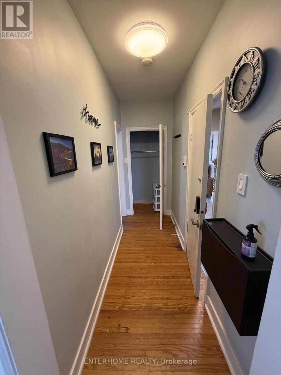 4 - 51 Queen Street East Street S, Brampton, Ontario  L6W 3P1 - Photo 4 - W12777646