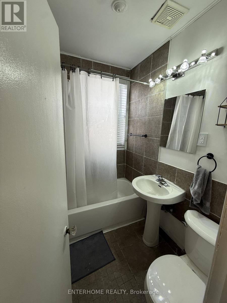 4 - 51 Queen Street East Street S, Brampton, Ontario  L6W 3P1 - Photo 5 - W12777646