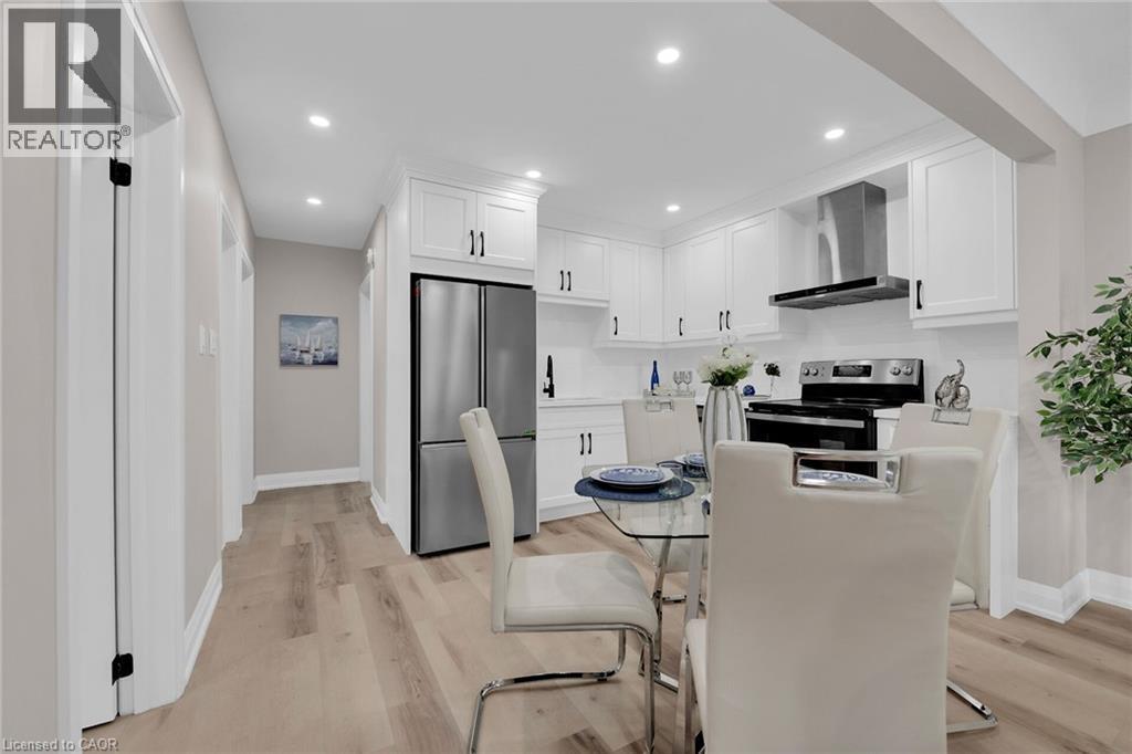 174 East 34th Street, Hamilton, Ontario  L8V 3W6 - Photo 5 - 40798756