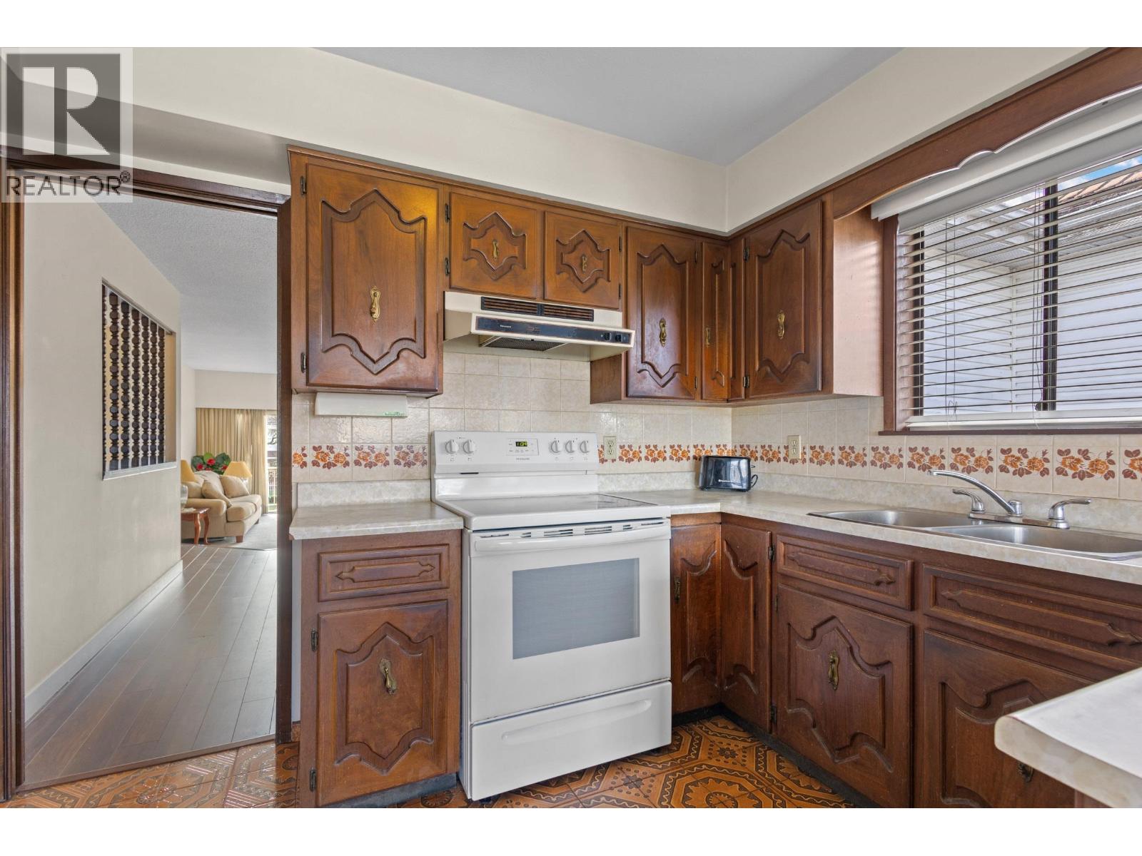 2225 E 35th Avenue, Vancouver, British Columbia  V5P 1C1 - Photo 13 - R3088695