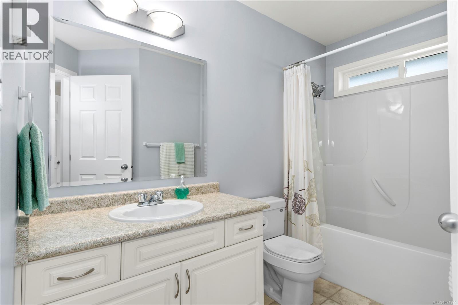 2010 College Dr, Campbell River, British Columbia  V9H 1T8 - Photo 25 - 1024300