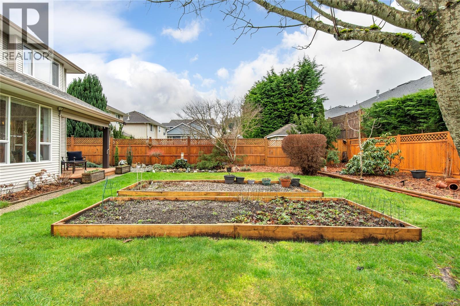 2010 College Dr, Campbell River, British Columbia  V9H 1T8 - Photo 34 - 1024300