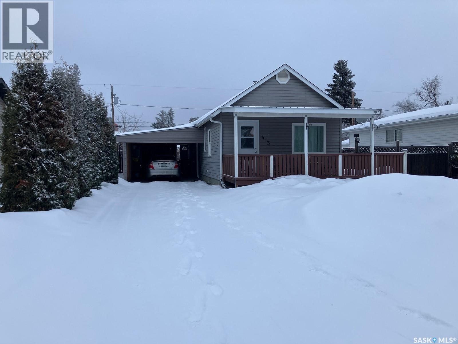 413 8th Avenue W, Nipawin, Saskatchewan  S0E 1E0 - Photo 2 - SK028337