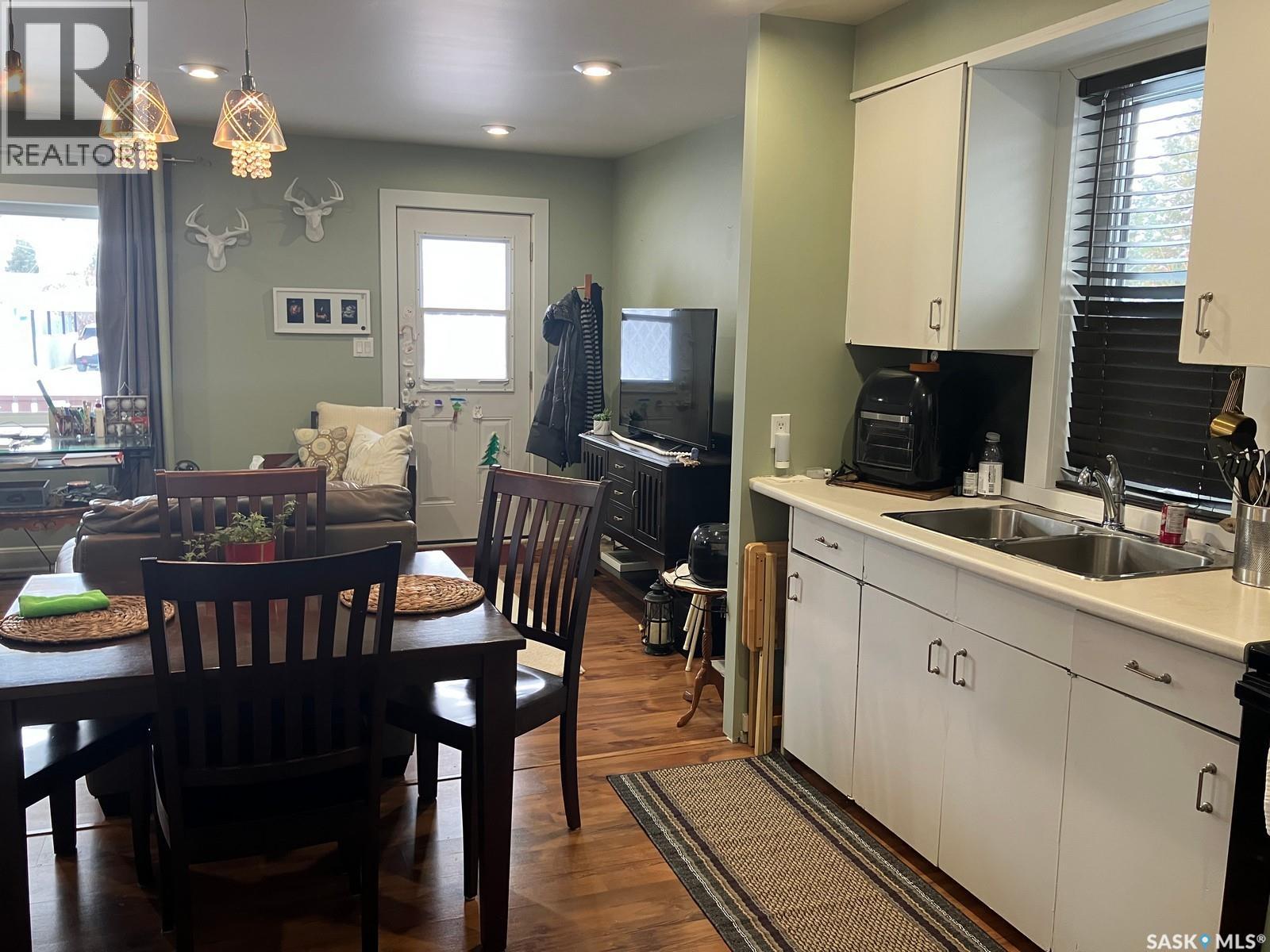 413 8th Avenue W, Nipawin, Saskatchewan  S0E 1E0 - Photo 3 - SK028337